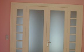 dveře z haly do obýváku