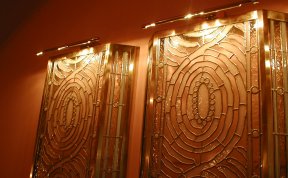 detail atypické vitráže z KV