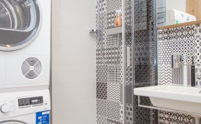 Návrh a realizace černo-bílé koupelny s WC v Pelhřimovské ulici