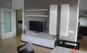 Návrh a realiace TV sestavy do obýváku